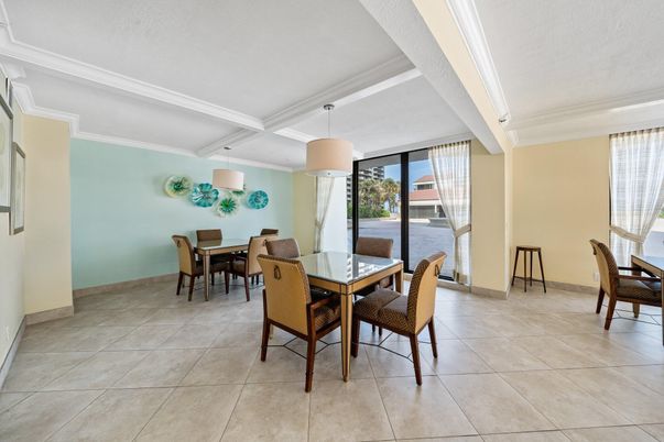 Dining room, Interior