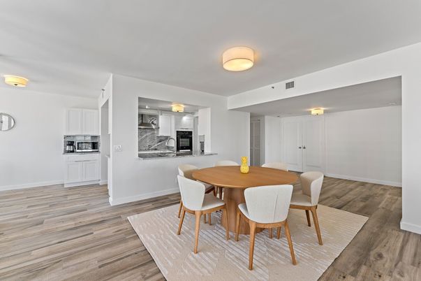Dining room, Interior, Kitchen, Stainless Steel Appliances, Wood Texture Flooring