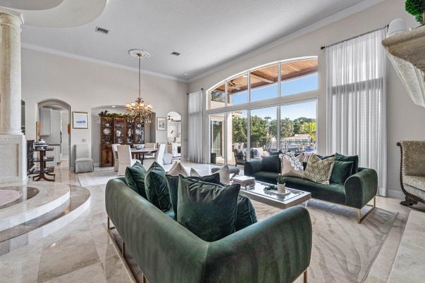 Chandelier, Dining room, Interior, Living room