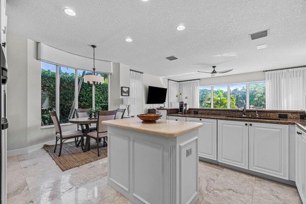 Dining room, Interior, Kitchen, Pendant Lights, Recessed Lighting