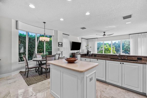Dining room, Interior, Kitchen, Pendant Lights, Recessed Lighting