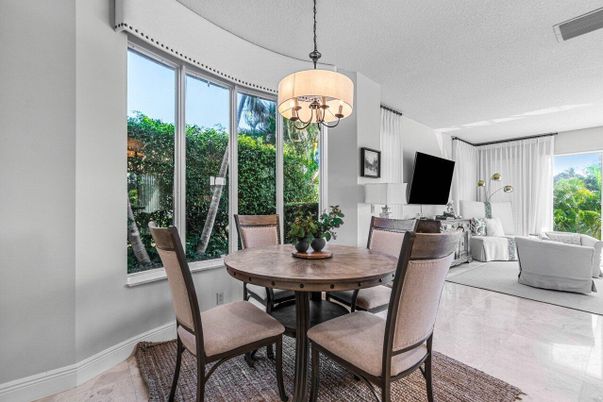Chandelier, Dining room, Interior, Living room