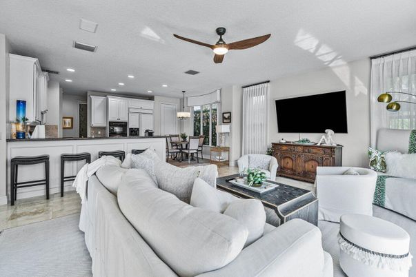 Dining room, Interior, Kitchen, Living room, Pendant Lights, Recessed Lighting, Stainless Steel Appliances