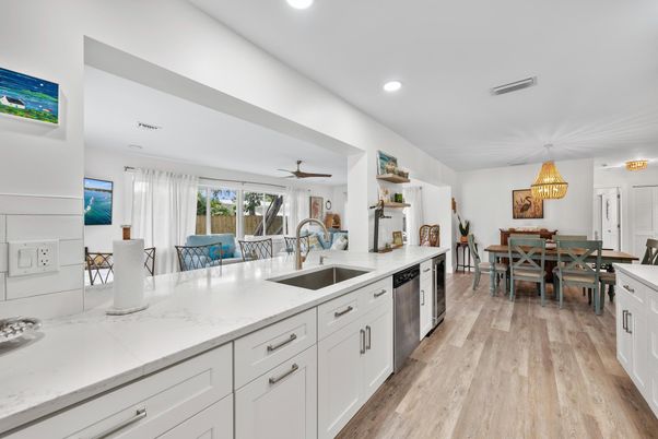Dining room, Interior, Kitchen, Recessed Lighting, Wood Texture Flooring