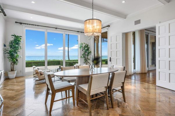 Chandelier, Dining room, Interior, Pendant Lights, Recessed Lighting, Water