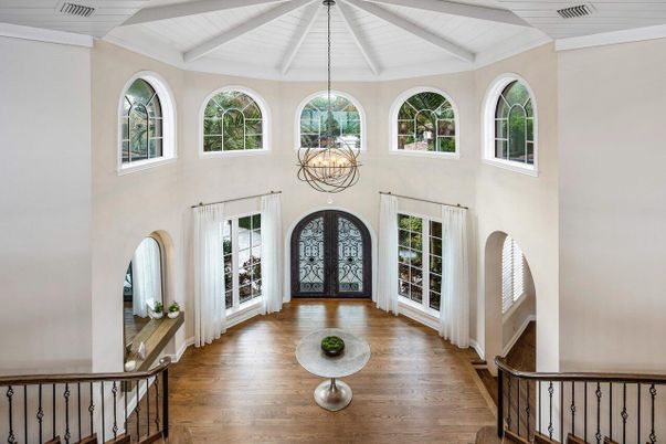 Chandelier, Interior, Wood Texture Flooring