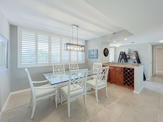 Dining room, Interior, Pendant Lights, Recessed Lighting