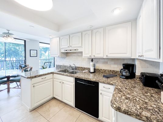 Dining room, Interior, Kitchen, Recessed Lighting