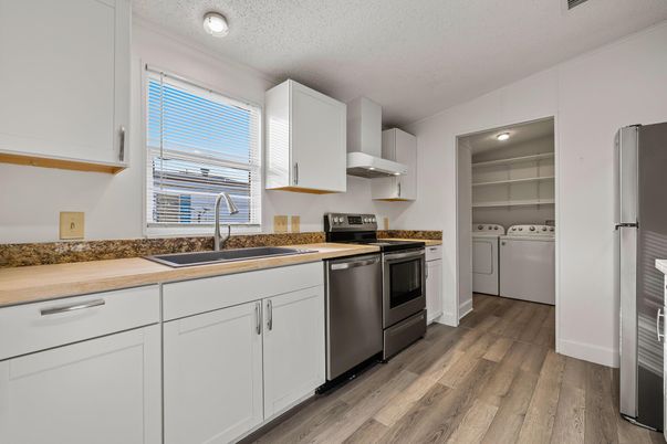 Interior, Kitchen, Washer, Wood Texture Flooring