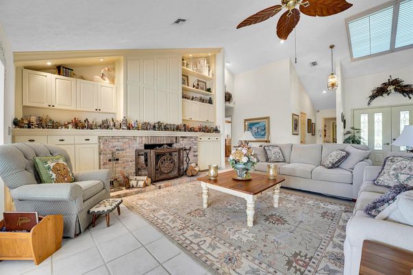 Fireplace, Interior, Living room, Pendant Lights, Recessed Lighting