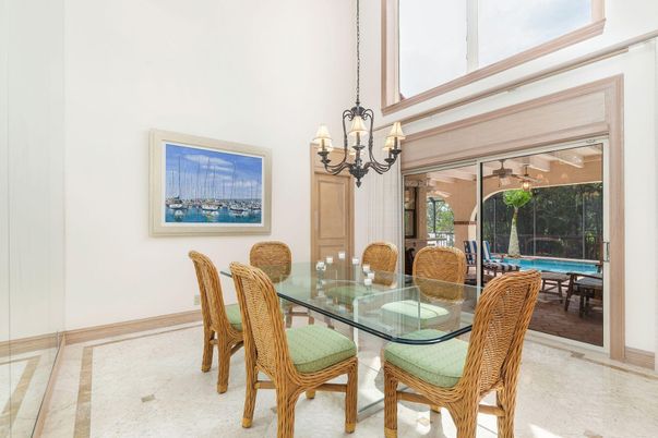 Chandelier, Dining room, Interior