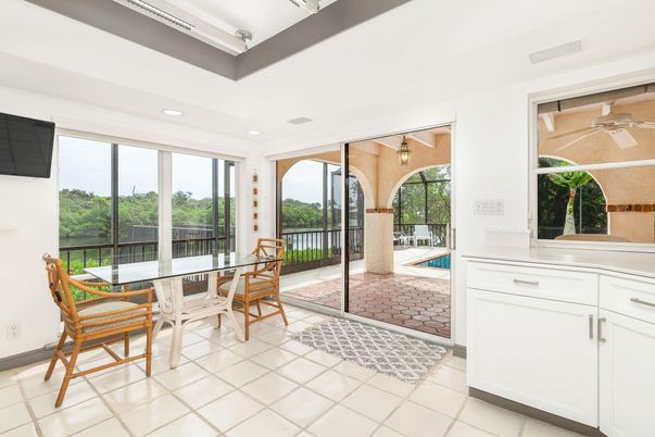 Dining room, Interior, Recessed Lighting