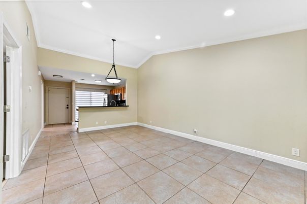 Empty room, Interior, Pendant Lights, Recessed Lighting
