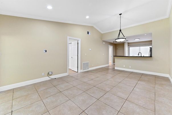 Empty room, Interior, Pendant Lights, Recessed Lighting