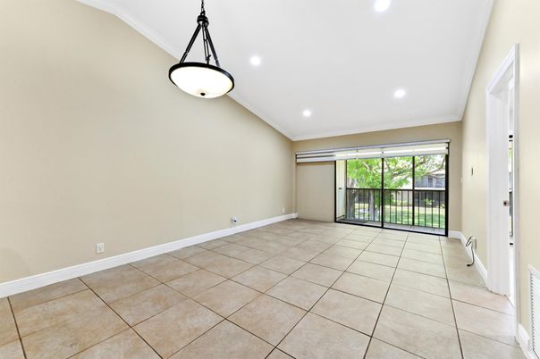 Empty room, Interior, Pendant Lights, Recessed Lighting