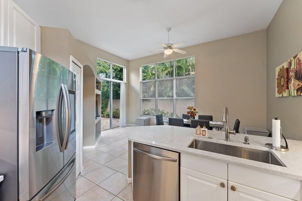 Dining room, Interior, Kitchen, Stainless Steel Appliances