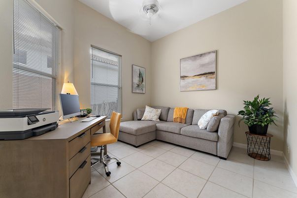 Home Office, Interior