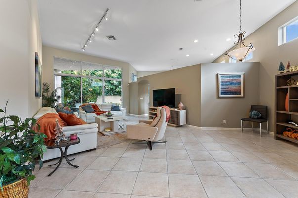 Interior, Living room, Pendant Lights, Recessed Lighting