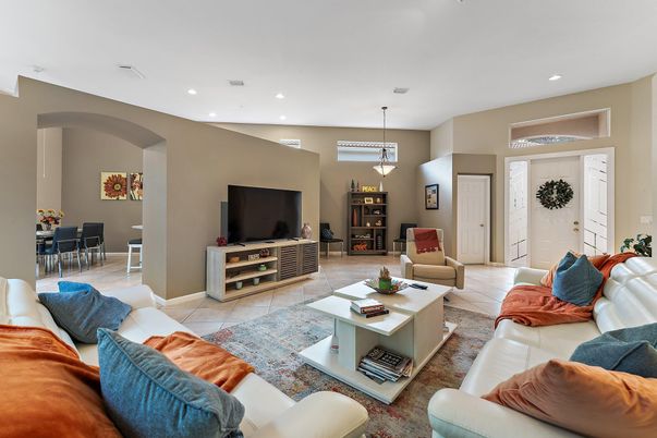 Dining room, Interior, Living room, Pendant Lights, Recessed Lighting
