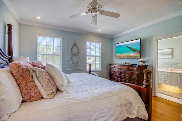 Bedroom, Interior, Recessed Lighting, Wood Texture Flooring