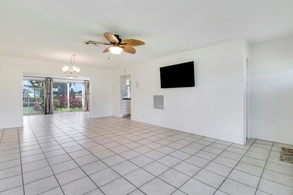 Chandelier, Empty room, Interior