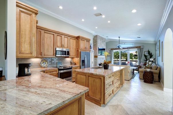 Dining room, Interior, Kitchen, Living room, Pendant Lights, Recessed Lighting, Stainless Steel Appliances