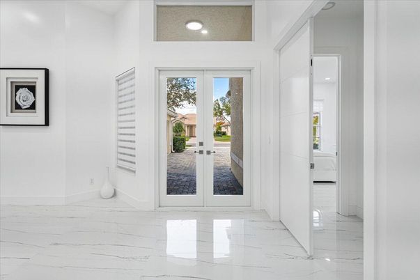 Empty room, Interior, Marble, Recessed Lighting
