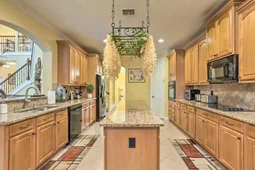 Chandelier, Interior, Kitchen, Pendant Lights, Recessed Lighting, Stainless Steel Appliances