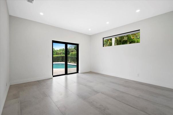 Empty room, Interior, Recessed Lighting