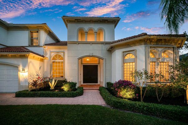 Attached, Exterior, Facade, Mediterranean