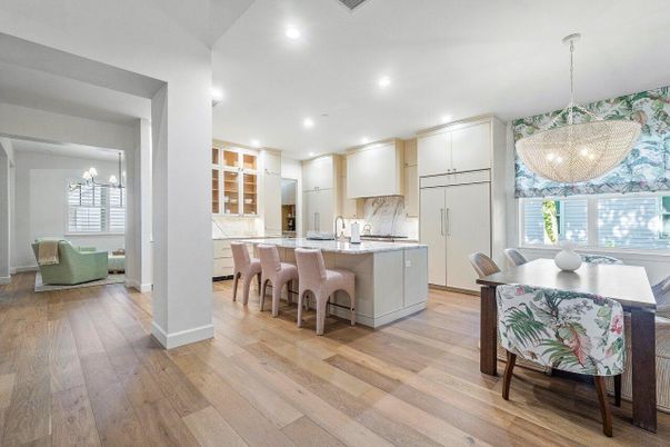 Chandelier, Dining room, Interior, Kitchen, Pendant Lights, Recessed Lighting, Wood Texture Flooring