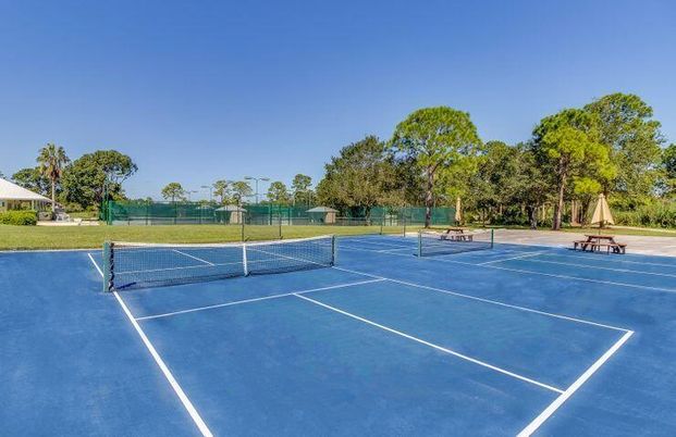 Exterior, Tennis Courts