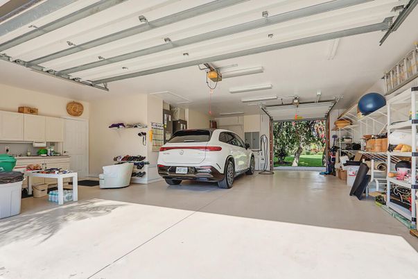 Garage, Interior