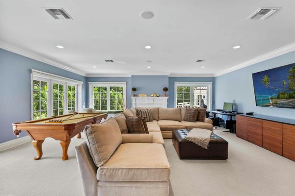 Billiard Table, Game Room, Interior, Living room, Recessed Lighting