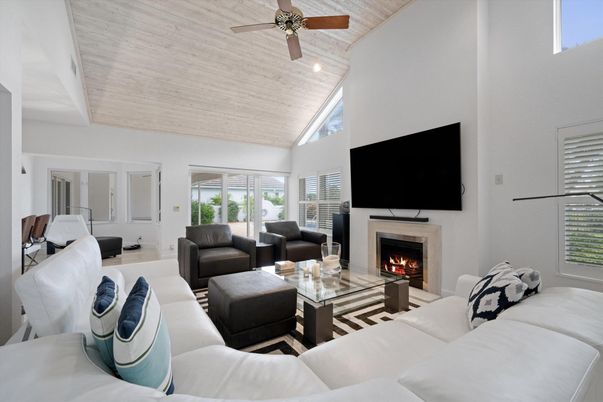 Fireplace, Interior, Living room