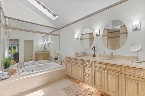 Bathroom, Dual Sink Vanities, Interior