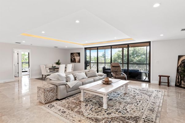 Dining room, Interior, Living room, Recessed Lighting