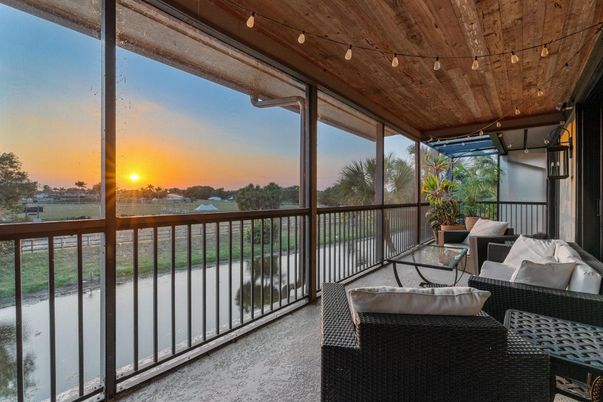 Interior, Sun Room, Wooden Ceilings