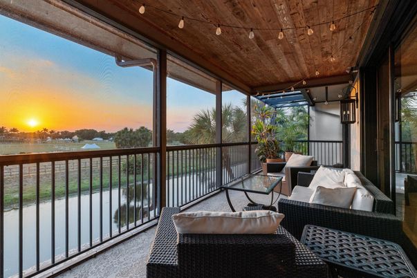 Interior, Sun Room, Water, Wooden Ceilings