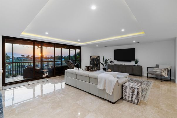 Fireplace, Interior, Living room, Recessed Lighting