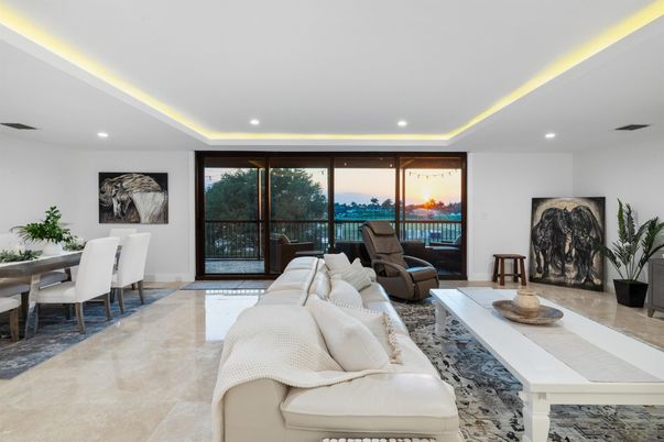 Dining room, Interior, Living room, Recessed Lighting