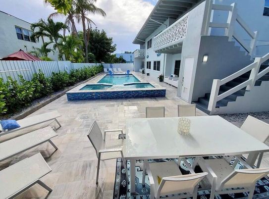 Exterior, Pool