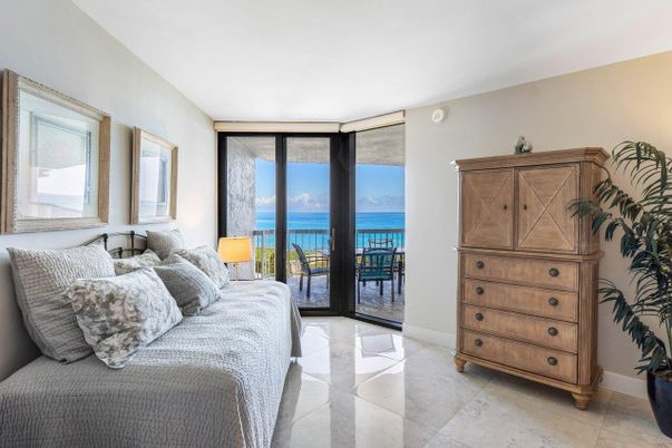 Bedroom, Interior, Water