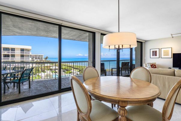 Dining room, Interior, Pendant Lights, Water
