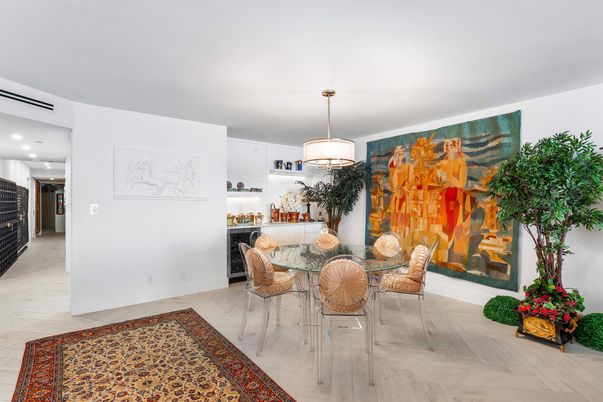 Dining room, Interior, Pendant Lights, Recessed Lighting