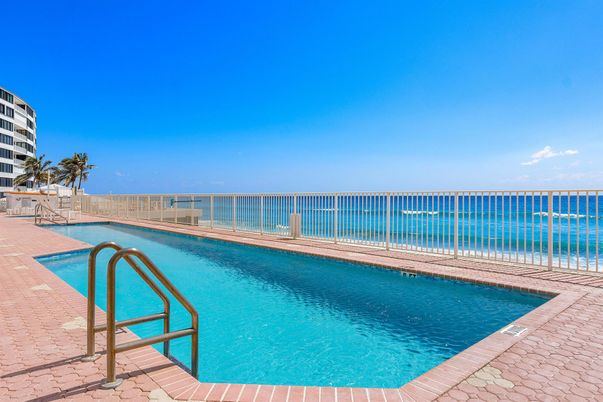 Exterior, Pool, Water