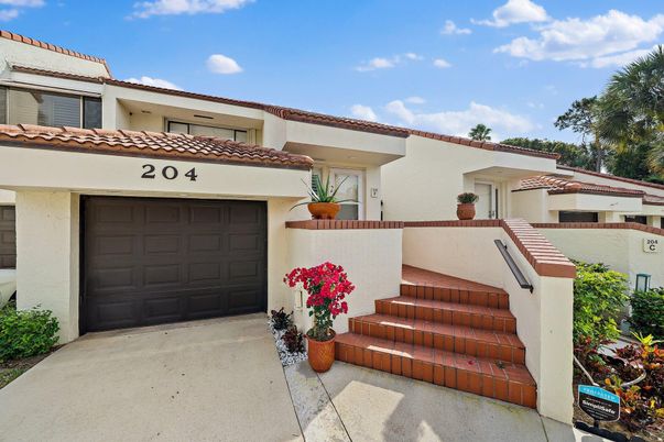 Attached, Exterior, Facade, Spanish Mediterranean