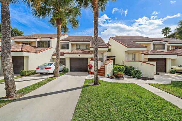 Attached, Exterior, Facade, Spanish Mediterranean