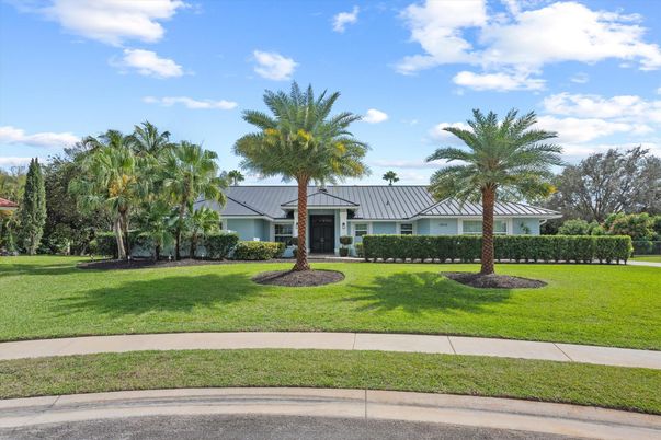 Backyard, Exterior, Facade, Ranch