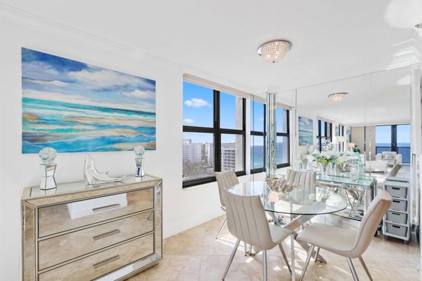 Dining room, Interior, Water